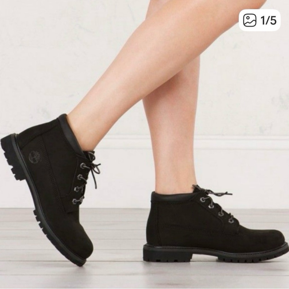 Timberland Nellie Chukka Style Women’s 7M Black Leather Waterproof Boots